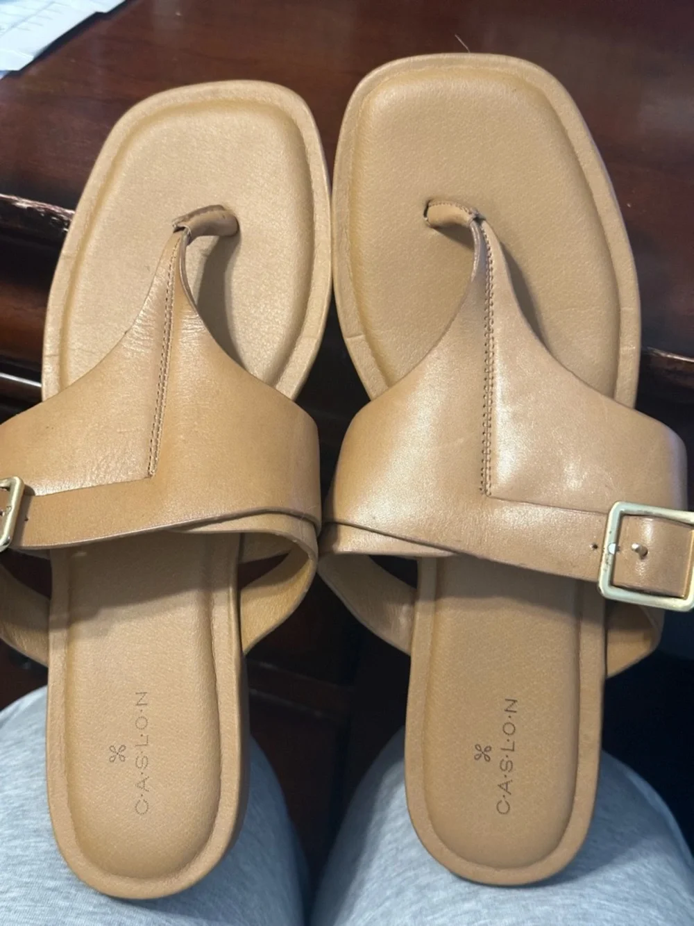 Caslon | Tan Buckle Toe-Post Sandals - Women’s 9 - Picture 8 of 11